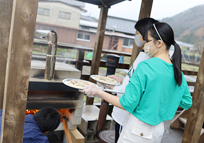 ピザ焼きに挑戦！